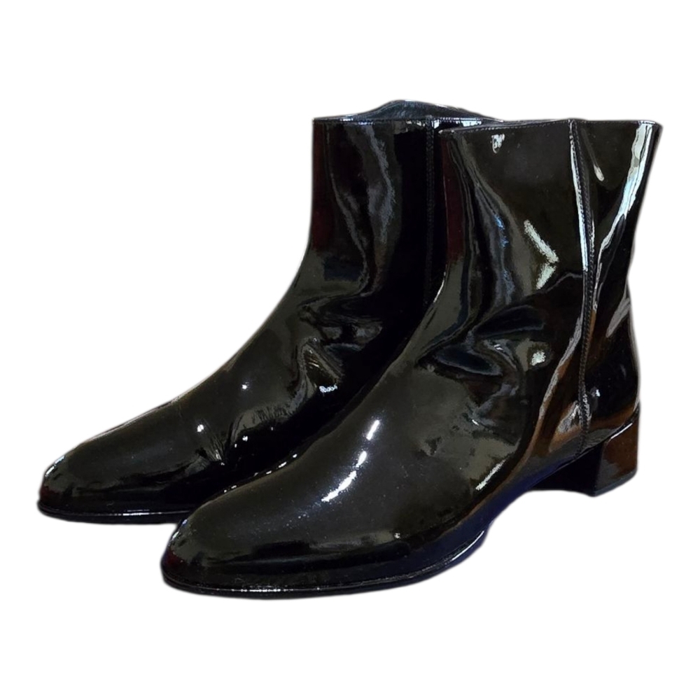 Elegant Black Patent Leather Boots - STUART WEITZMAN